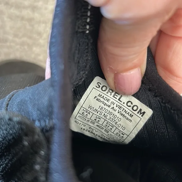 Sorel black high top sneakers 6.5 - Picture 6 of 9